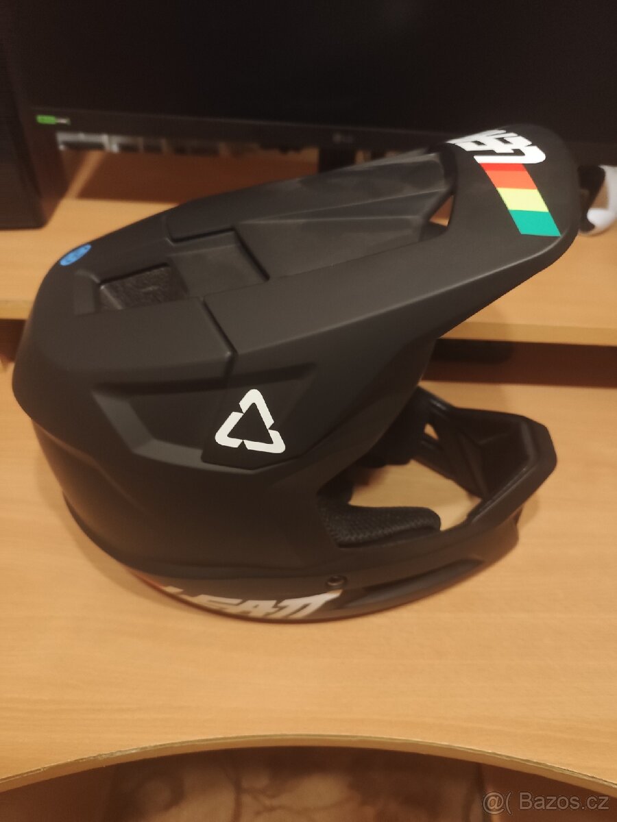 Prodám integrální helmu Leatt MTB 1.0 DH - 3
