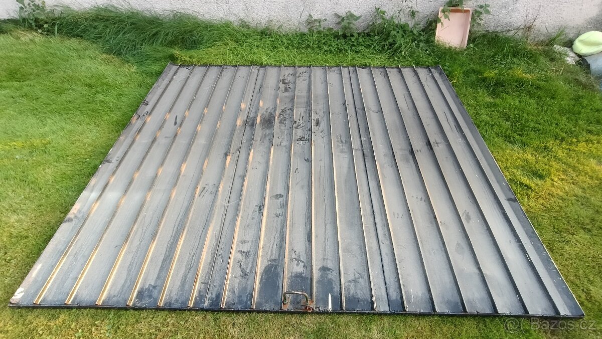 Prodám plechová garážová vrata - 3