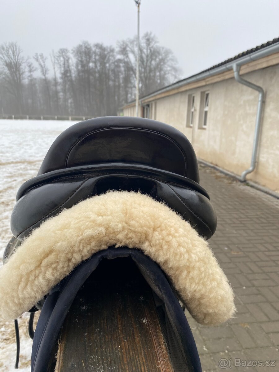 Prodám krásné skokové čokoládově hnědé sedlo- 17/2 - 3