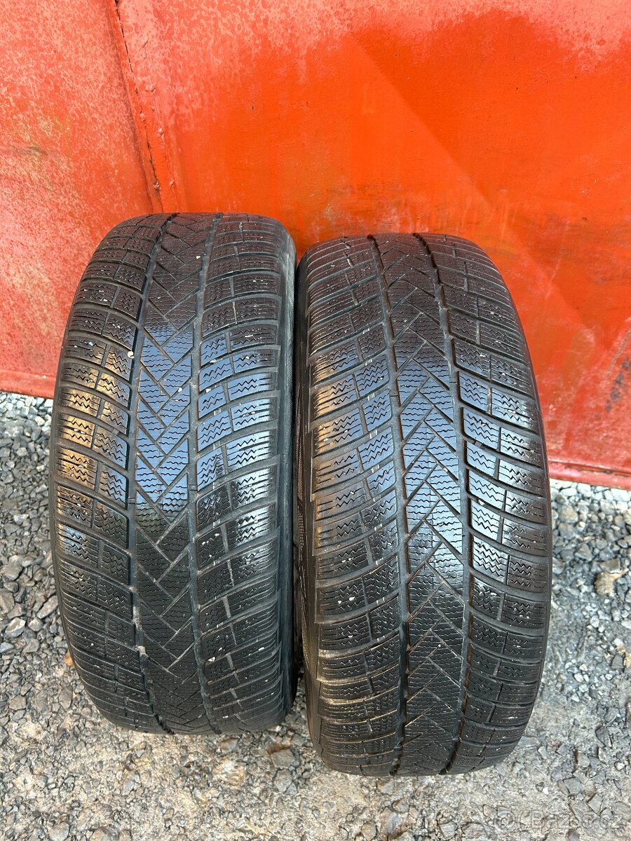 Prodám gumy 205/55/17 - 3