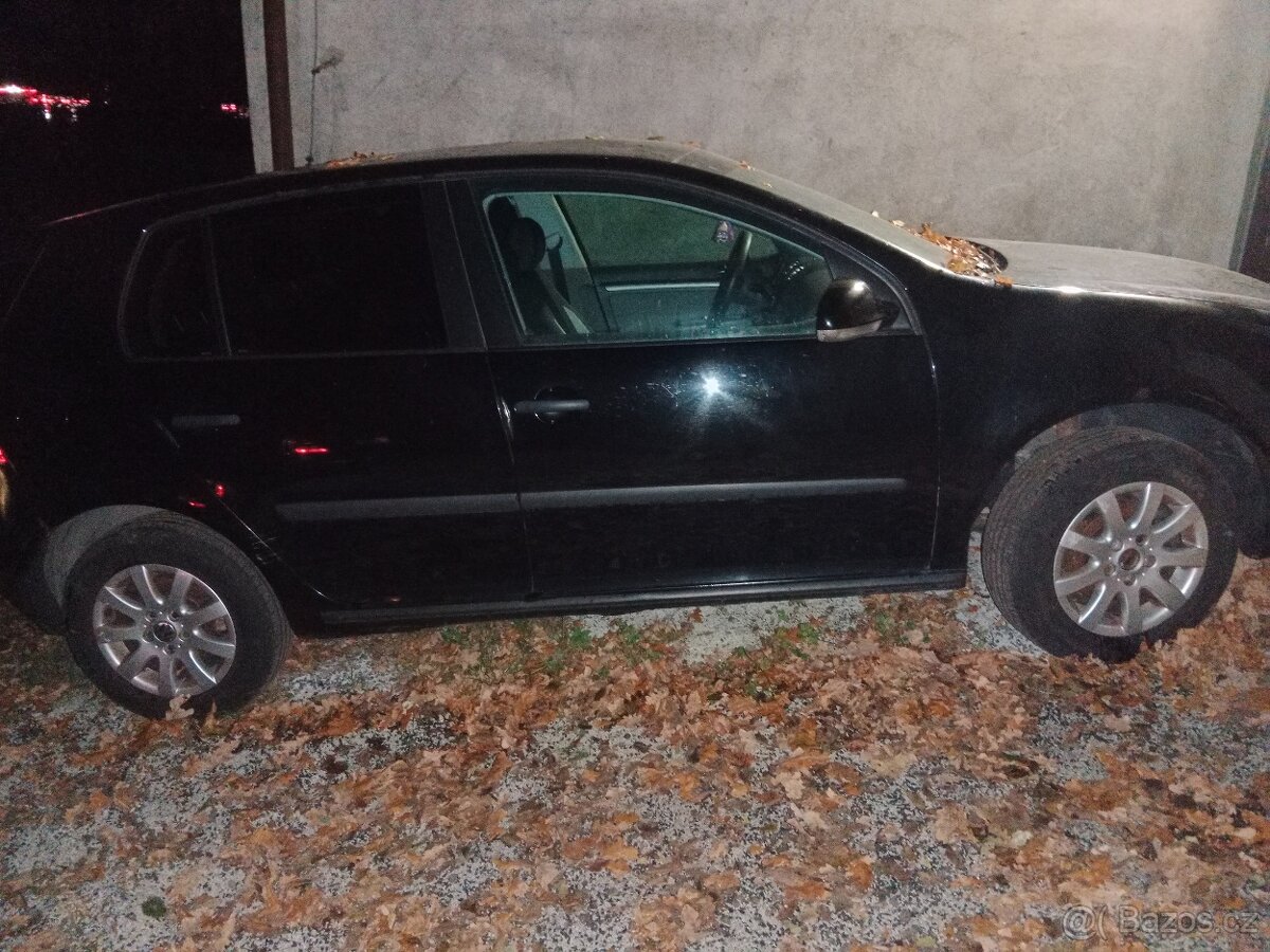 Volkswagen golf 5 1.6 FSI 85 kW - 3