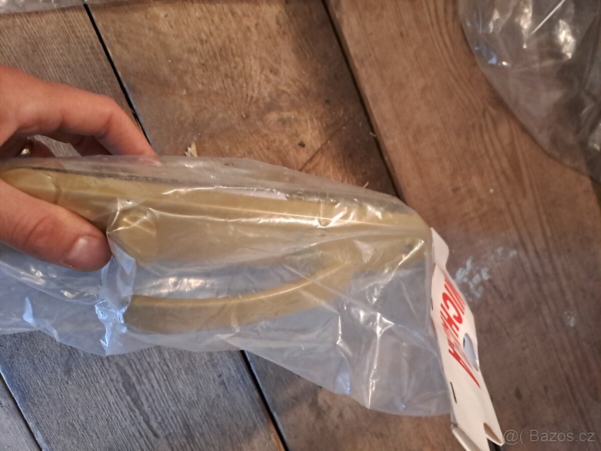 Dveřní štítové kování,kliky - 3