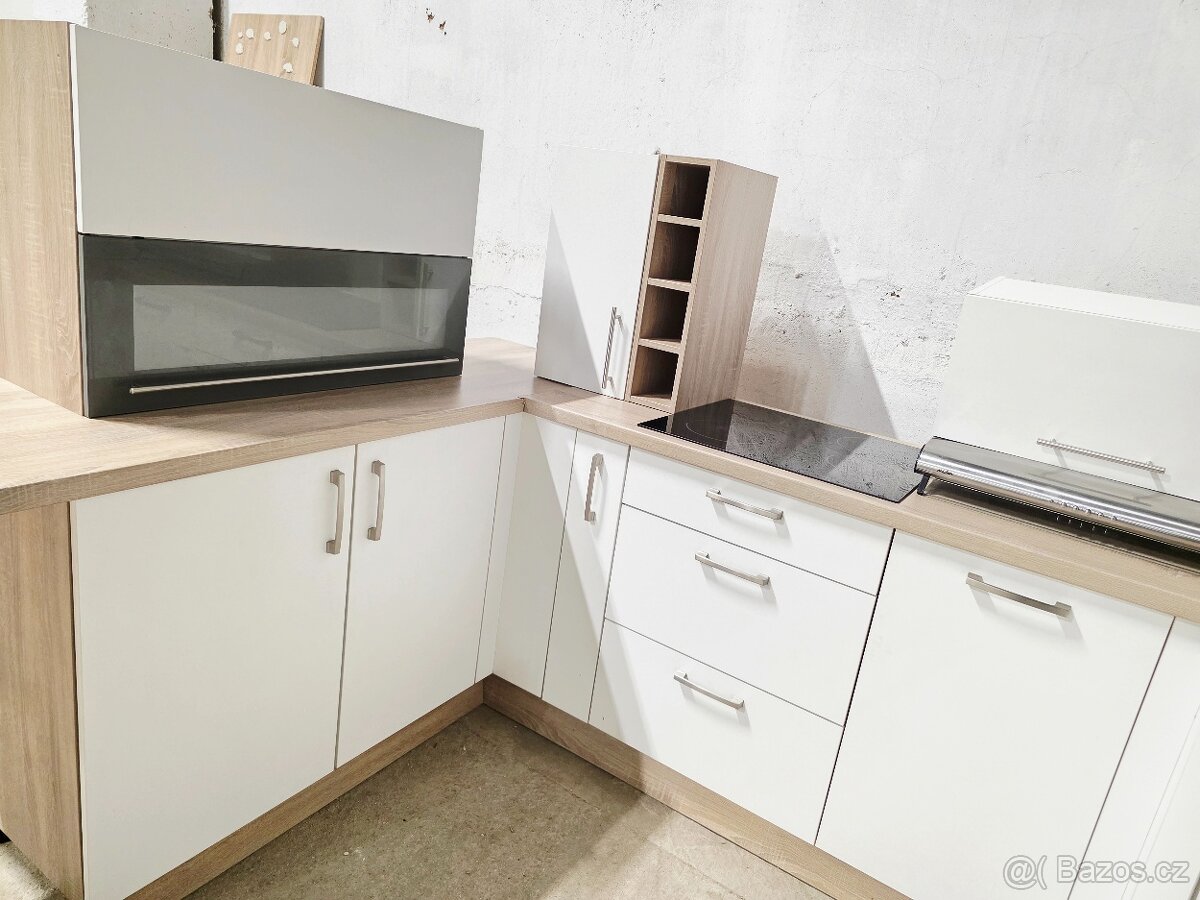 Kuchyňská linka se spotřebiči - 3