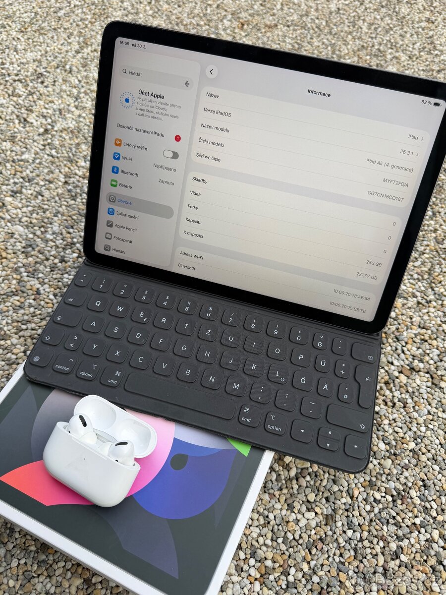 iPad AIR 4 256GB + Smart Keyboard, AirPods Pro - 3