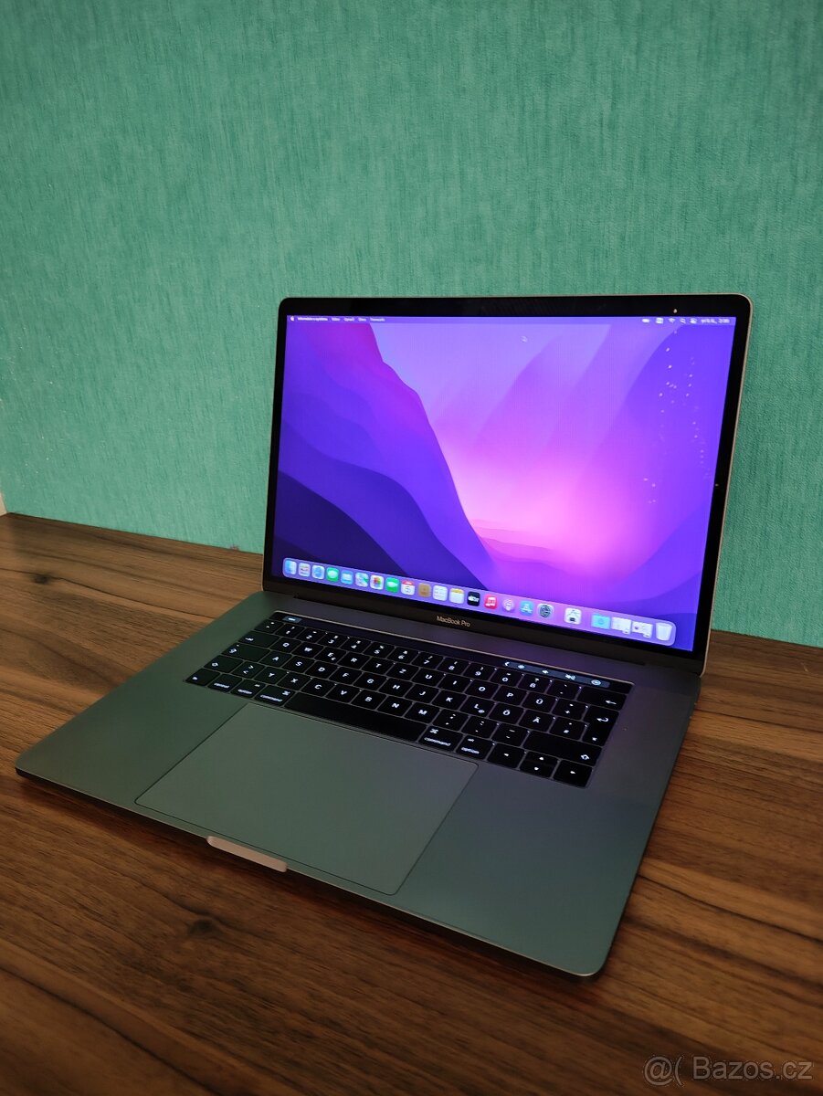 MacBook Pro 15 2016 | i7 • 16GB • 256GB SSD - 3