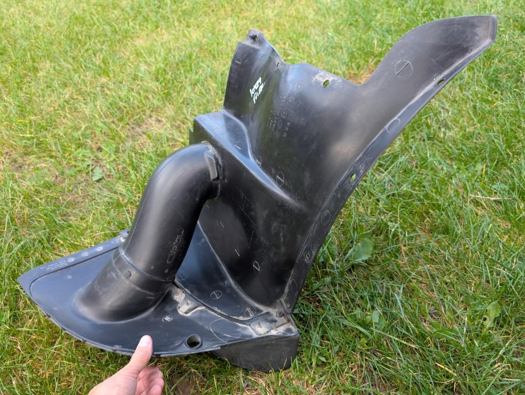 Corvette C6 - podběh přední na straně řidiče, komplet - 3