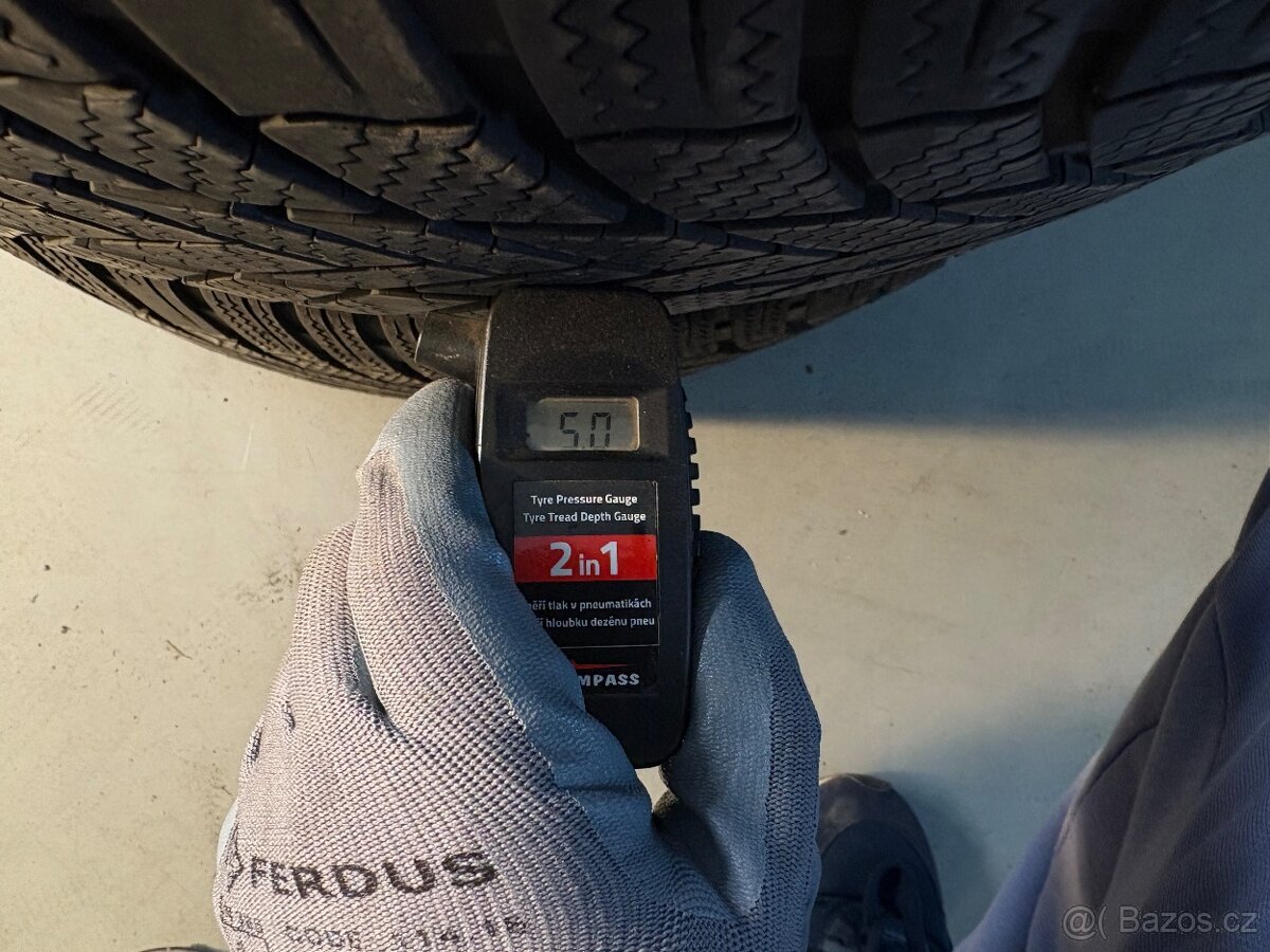 Zimní pneu Bridgestone 255/40R20 - 3