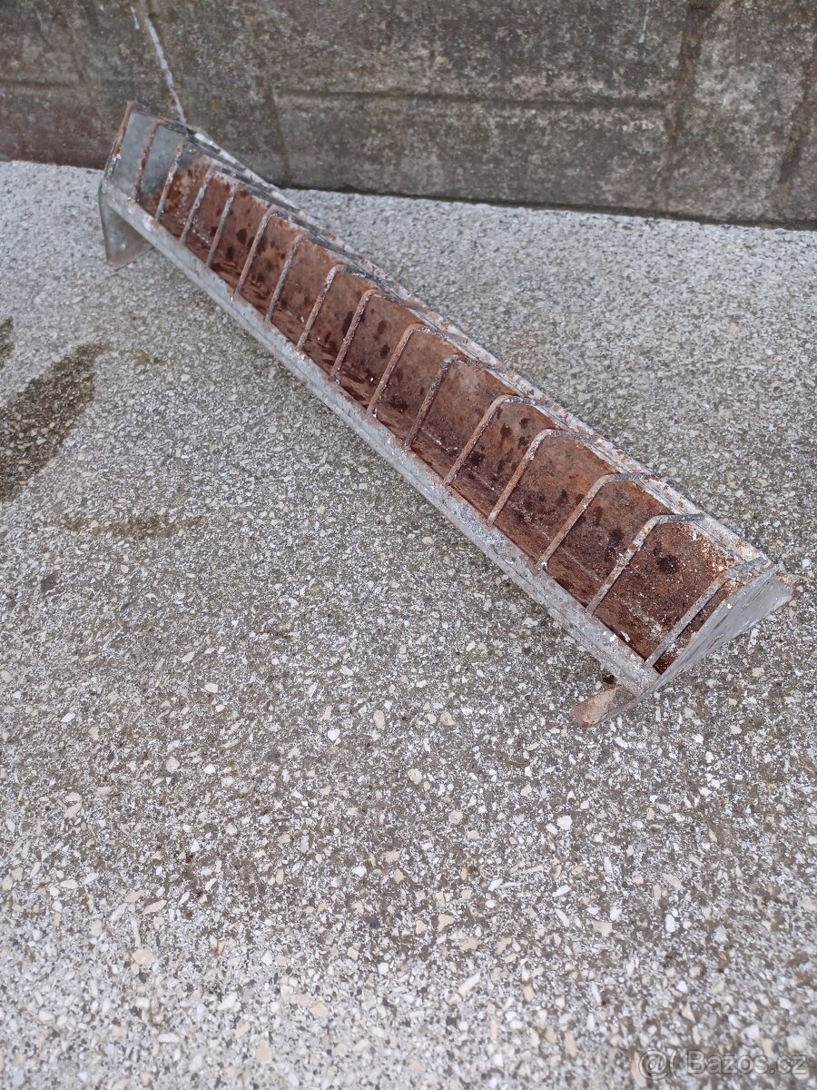 Konvičky, krmítko pro drůbež - 3