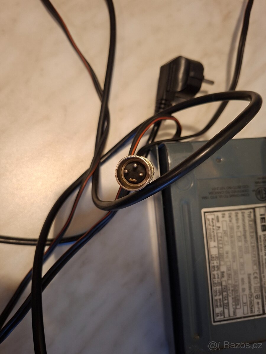 Nabíječka 24V GEL/AGM pro invalidní vozík Ott - 3