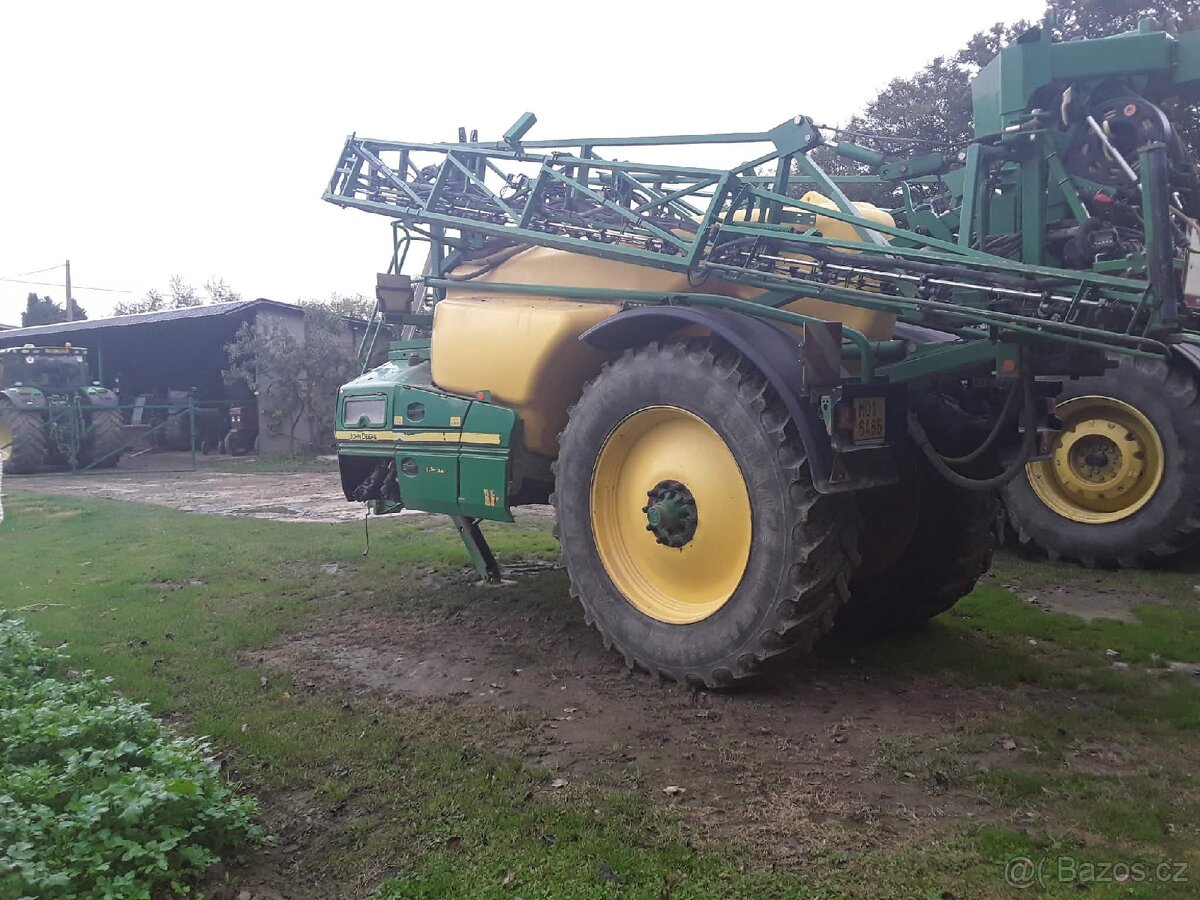 Postřikovač John Deere r962i - 3