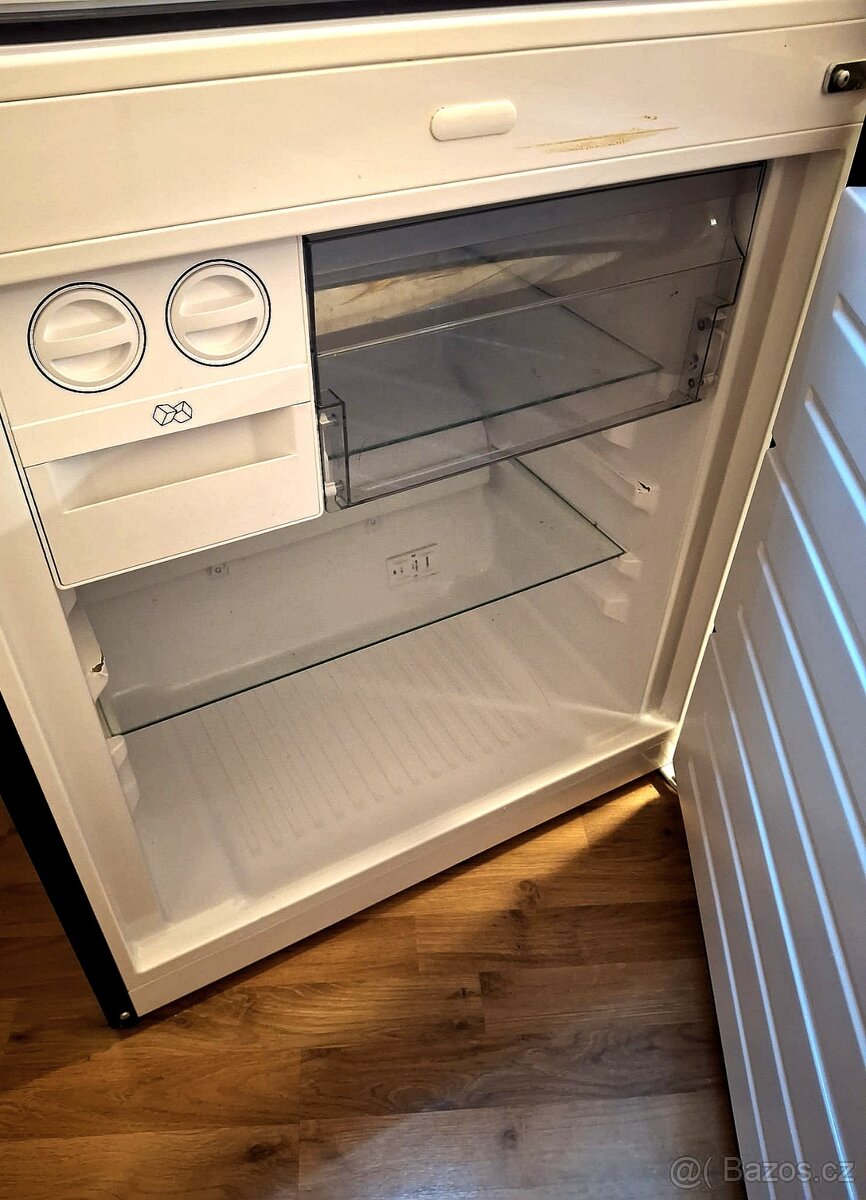 Prodám lednici AEG Mastery RCB646E3MB - 3