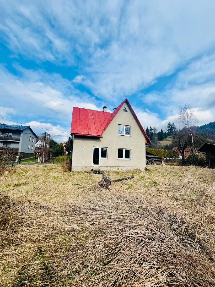 RD se zahradou v Karolince - 3