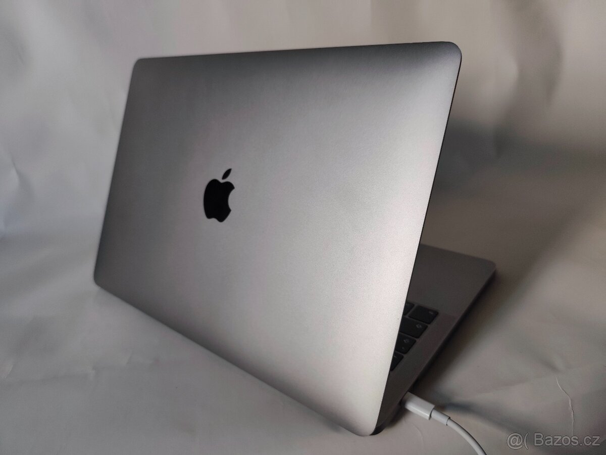 MacBook Pro 13” Záruka na rok - 3