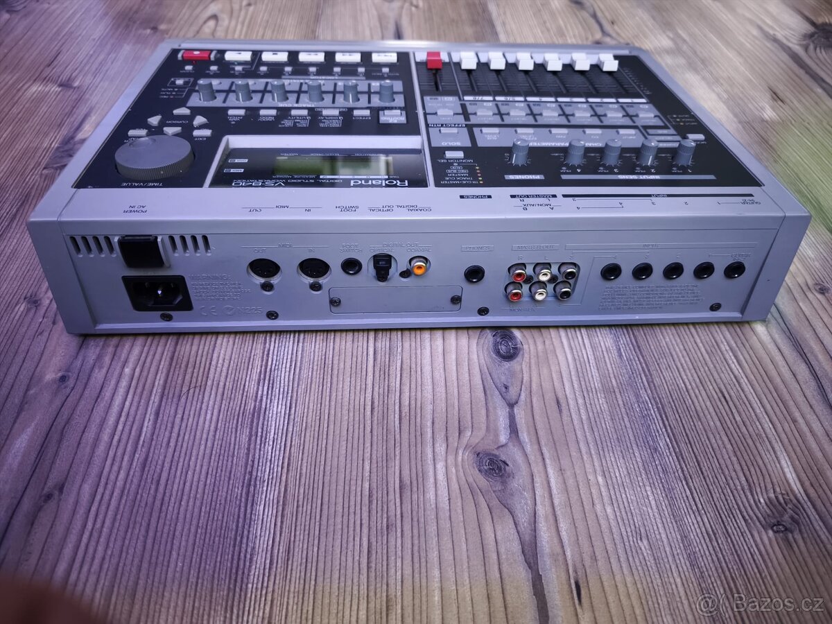 Roland VS-840 - 3