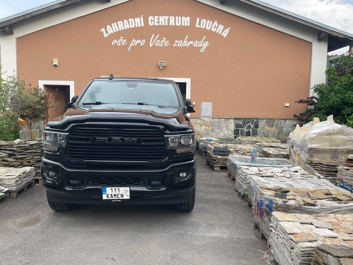 Dodge Ram 2500 night eddition
