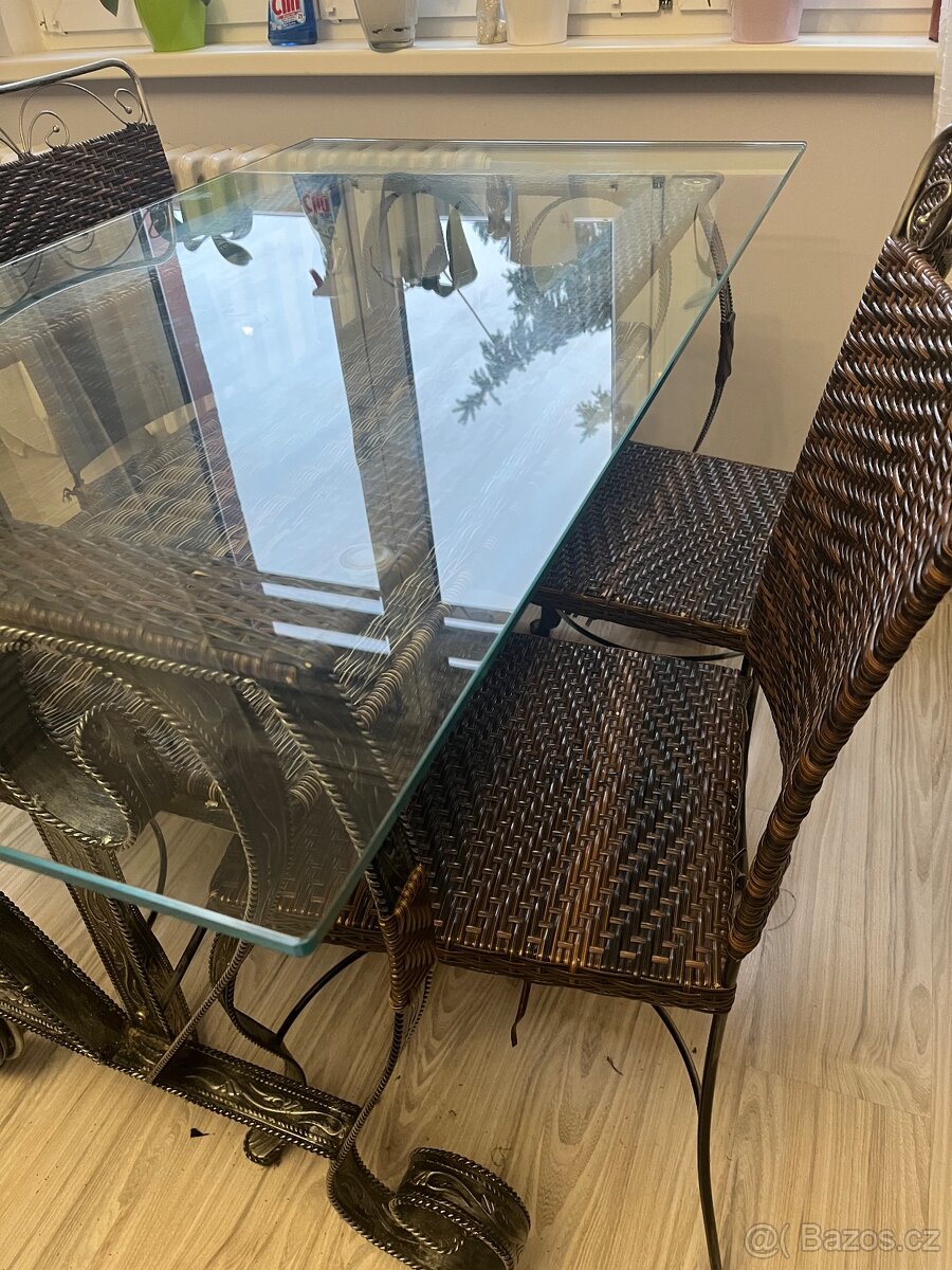 Jídelny stůl a 4 židle (kompletní) - 3