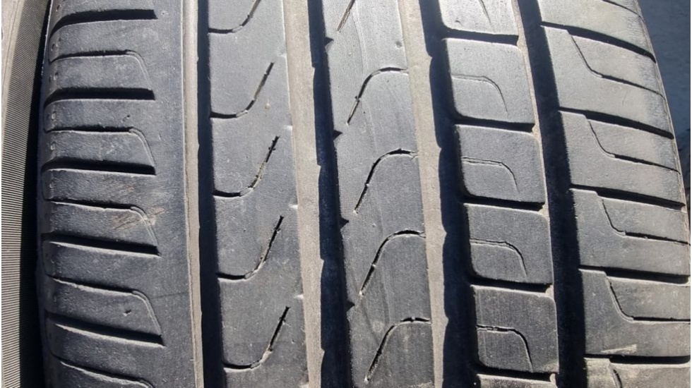Letní pneu 245/40/19 Pirelli - 3