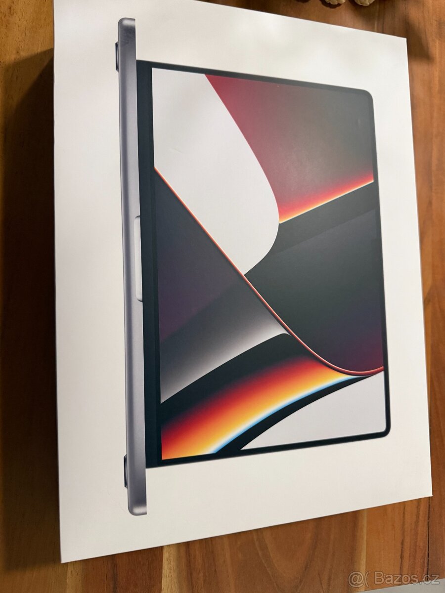 MacBook Pro 14'' / M1 Pro / 16GB / 512GB SSD - 3