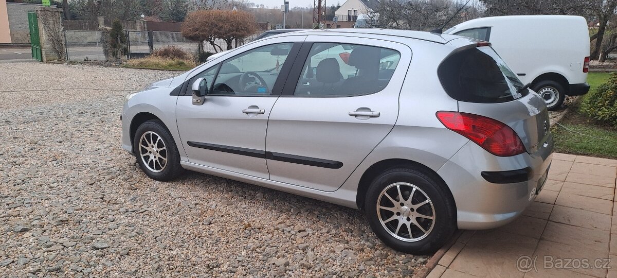 Peugeot 308 1.4i 70kW ČR 1.MAJ KLIMA - 3