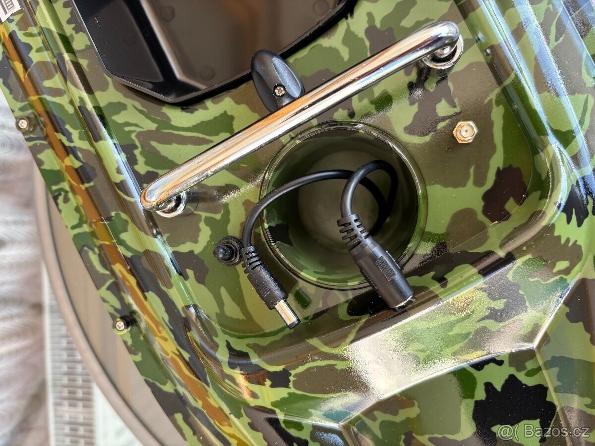 Loďka na ryby s integrovanou baterií MASKÁČOVÁ - 3