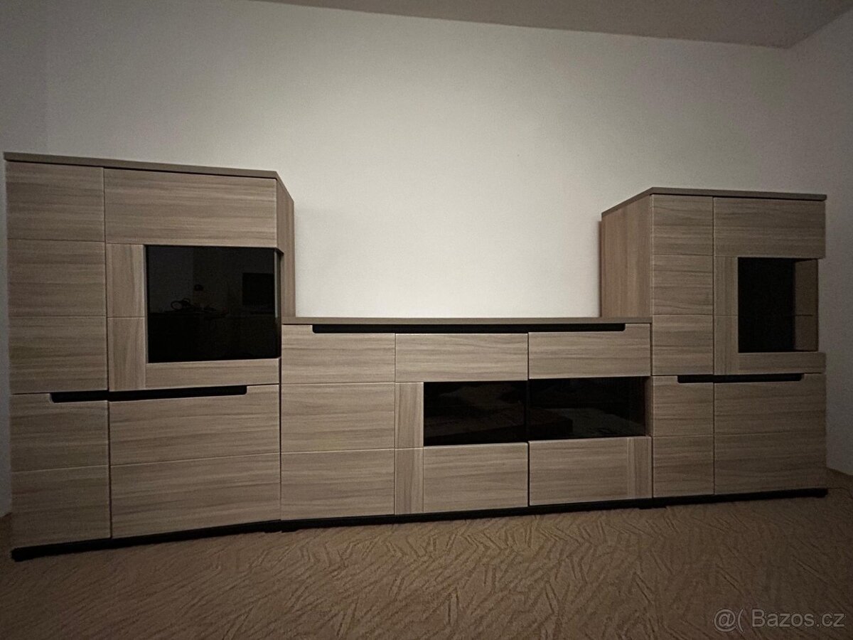 Podsvícená obývací stěna - 3