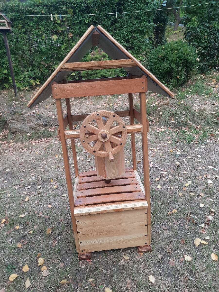 Dřevěná zahradní studna - 3