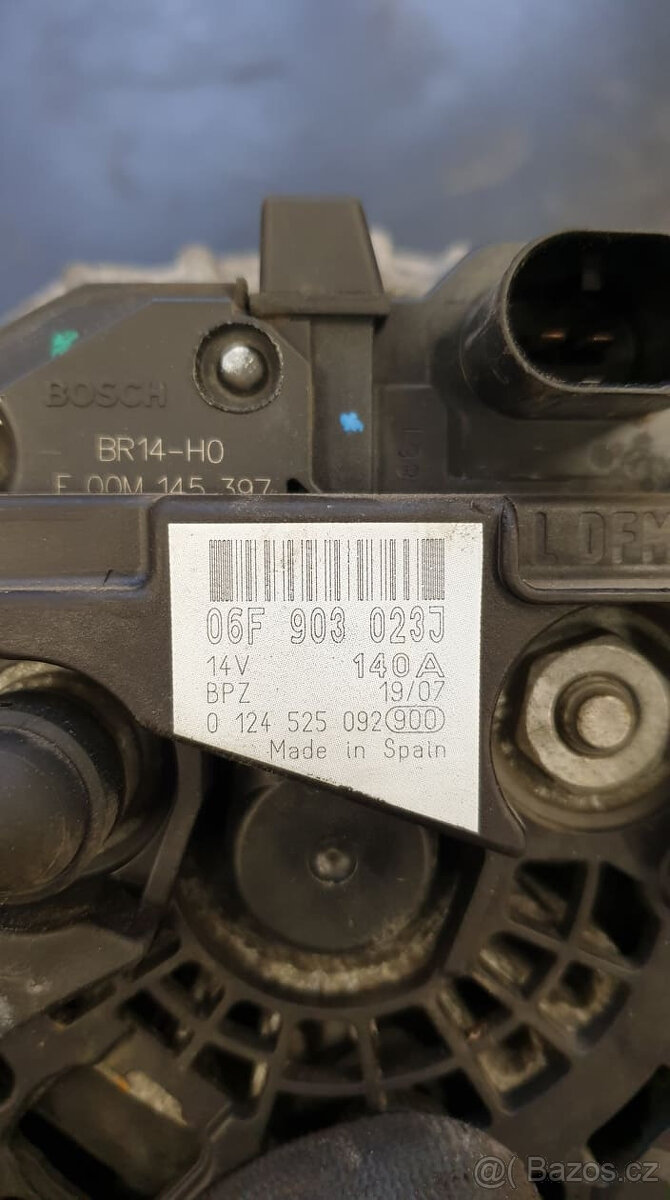 Alternátor Audi A4 8E B7 2,0 TDI - 3