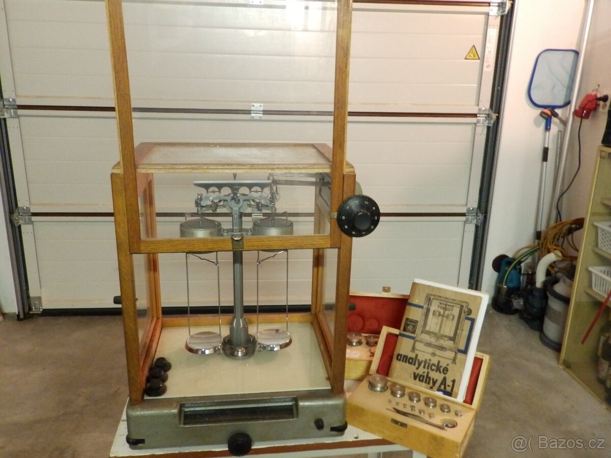 Váhy analytické retro - 3