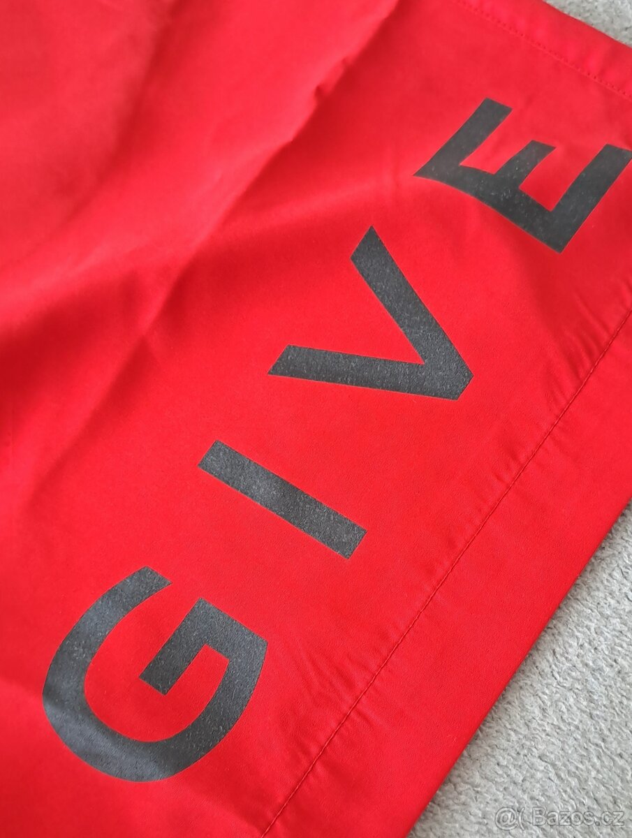 GIVENCHY PANSKE PLAVKY 0 - 3