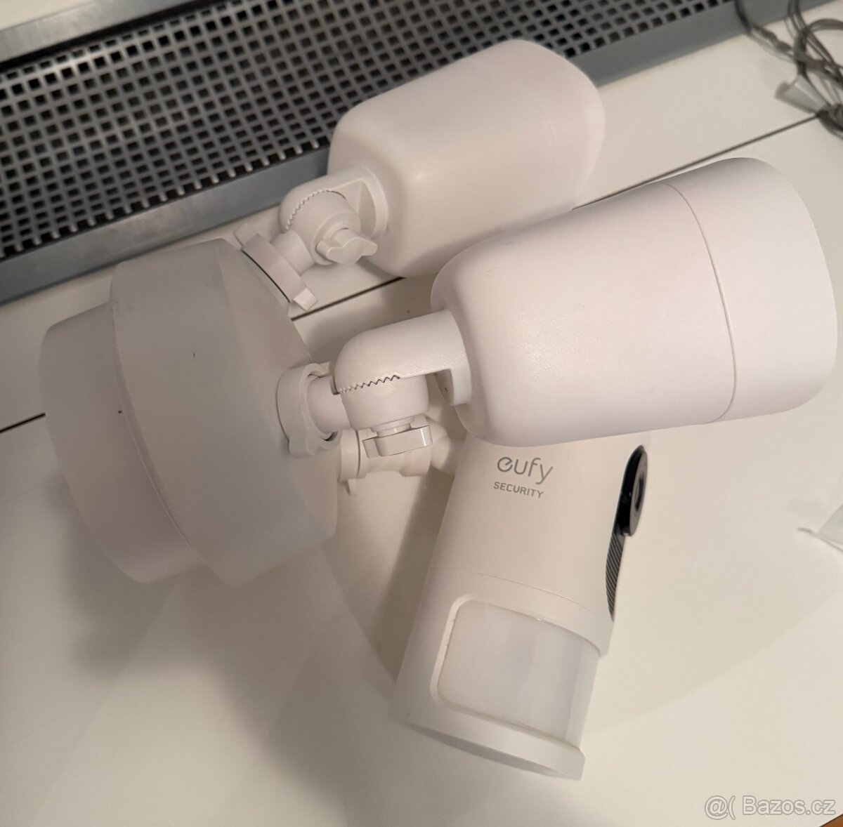 Eufy Floodlight Camera Bílá - 3