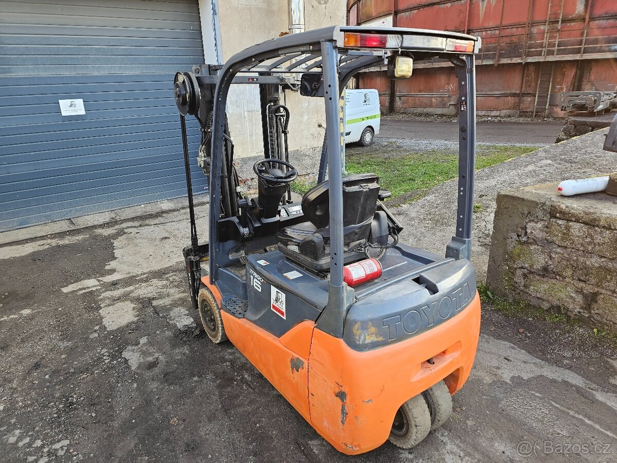 Manipulační vozík VZV Toyota 1.5t Aku - 3