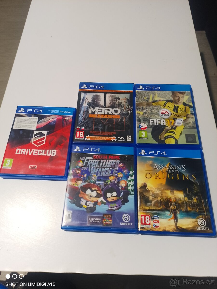 Playstation 4 Slim - 3