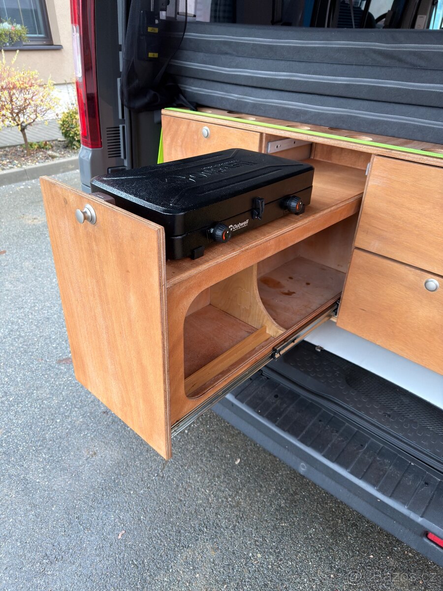 Camping obytná vestavba do dodávky - 3