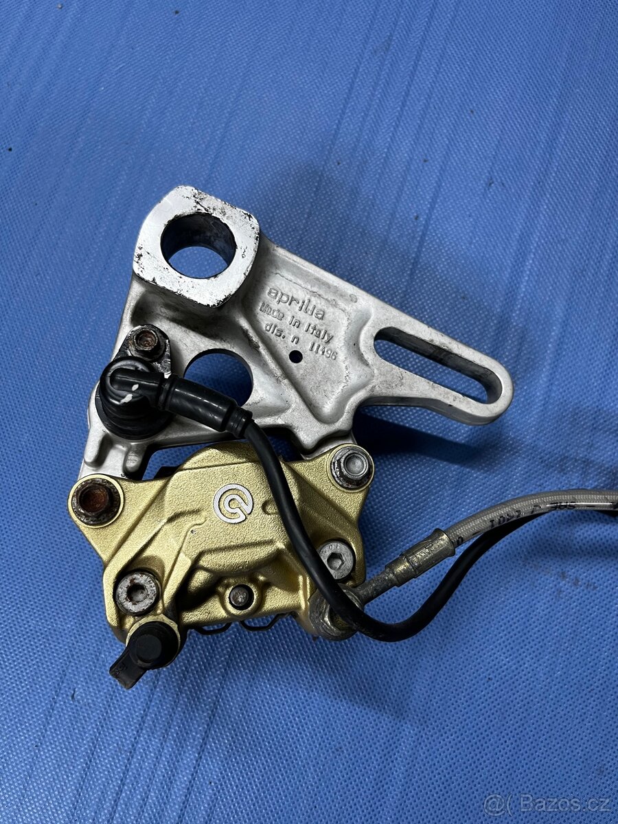 Zadní brzdovy váleček Aprilia RSV1000R Factory - 3