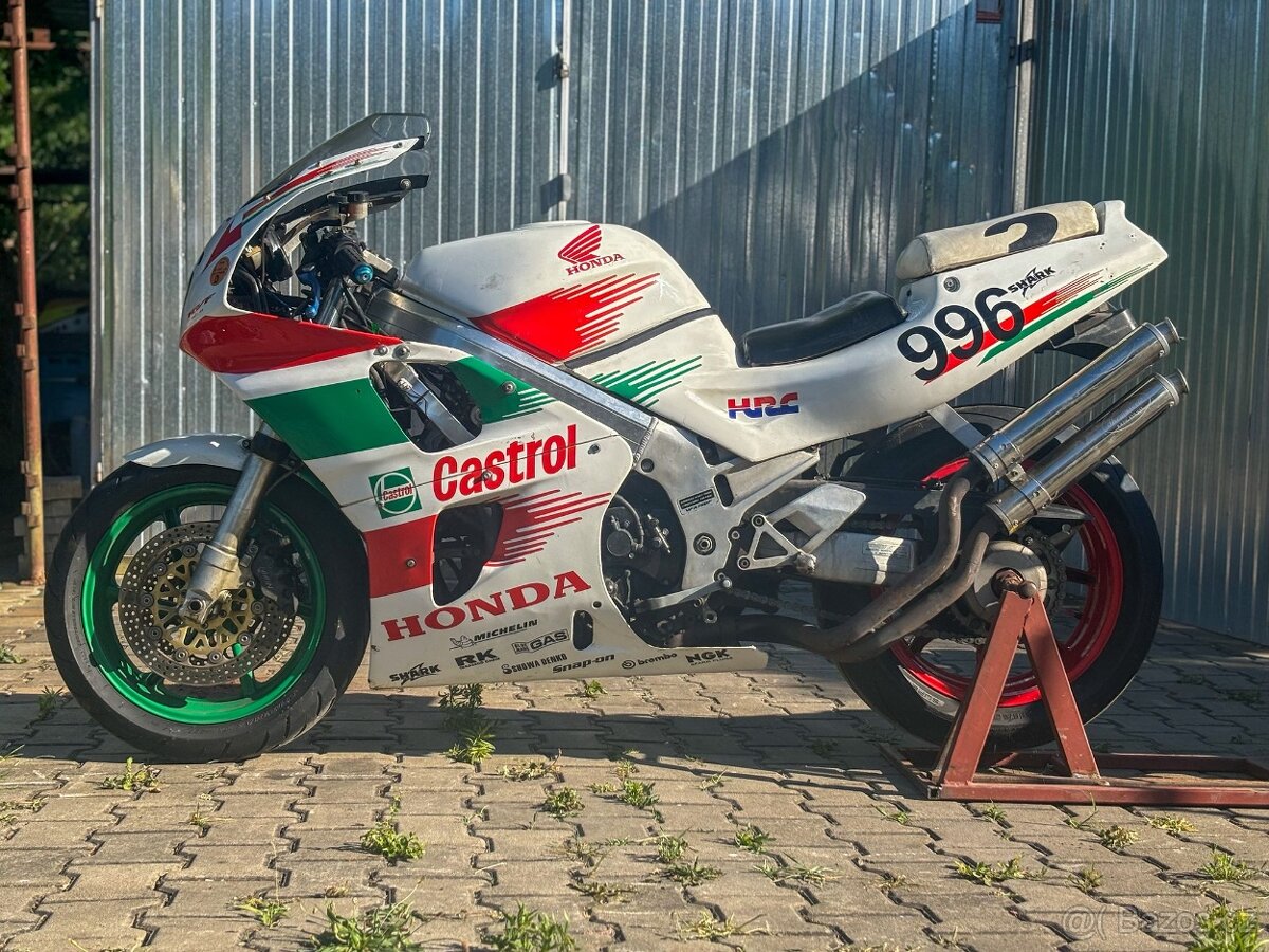 Honda vfr 750 rc36 - 3