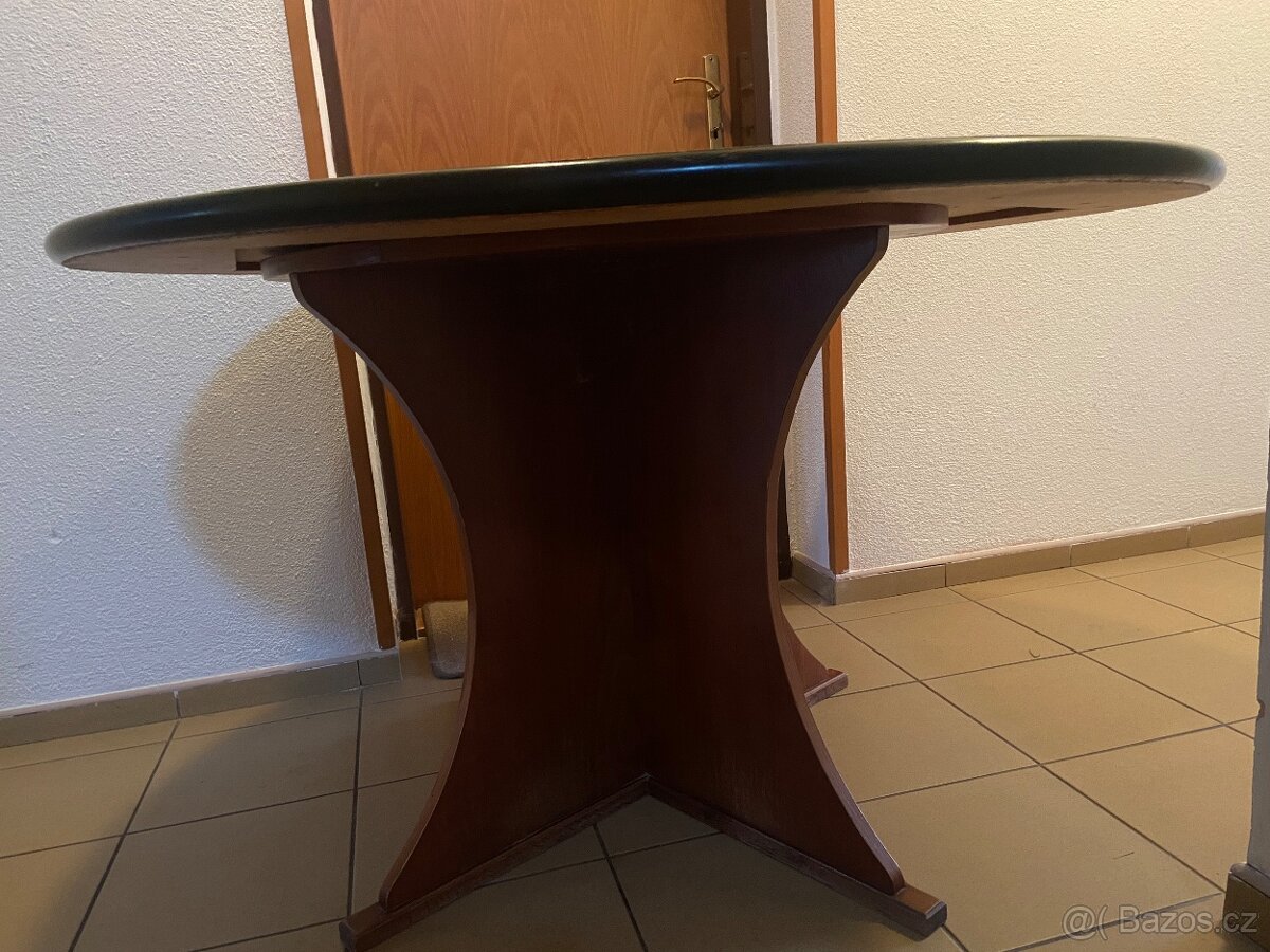 Jídelní stůl - 3