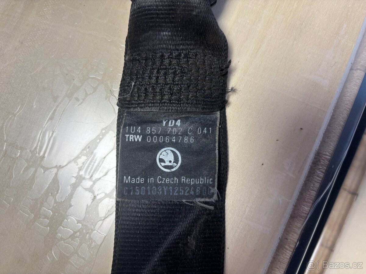 Přední pravý a zadní levý pás Škoda Octavia 1 - 3