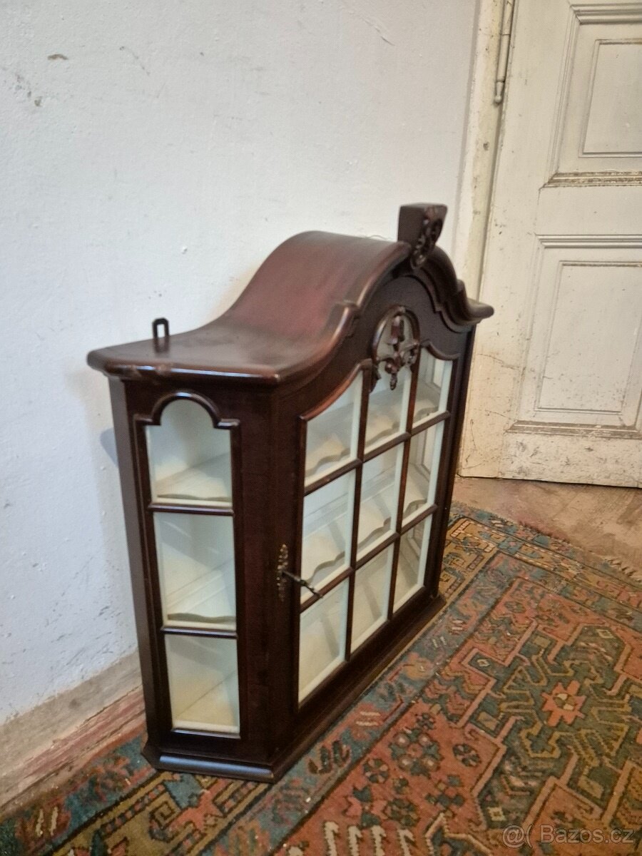 Stylová nástěnná vitrína - mahagon - 3