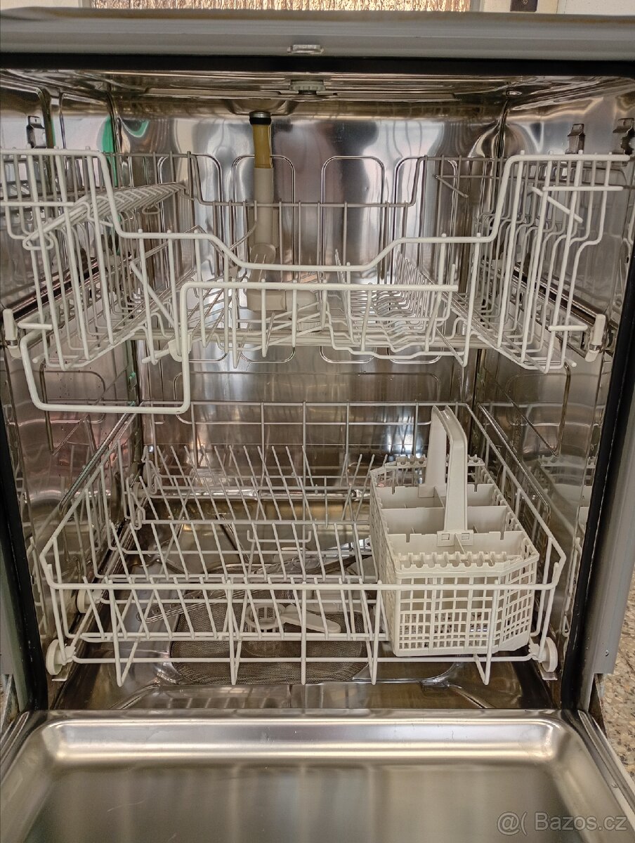 Myčka nádobí Miele vestavná - 3