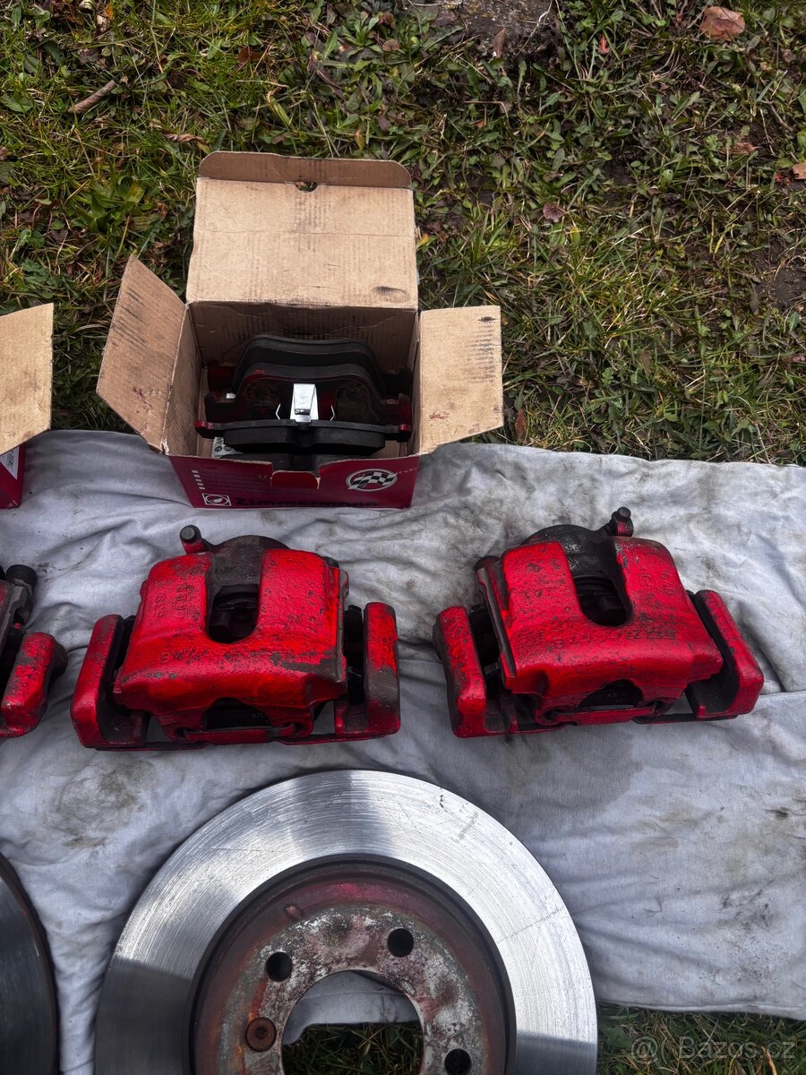 Třmeny BMW E46 325i - 3