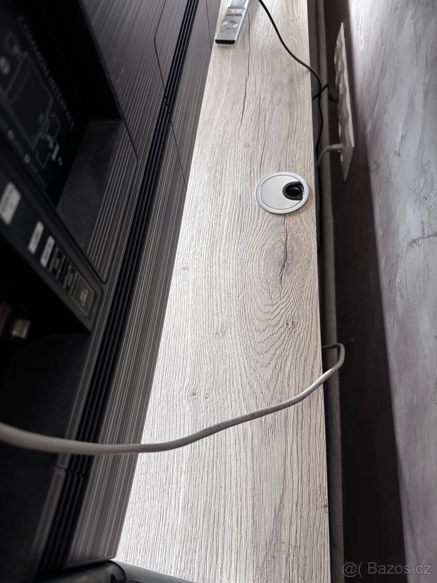 TV stolek – moderní, dřevo + bílá - 3