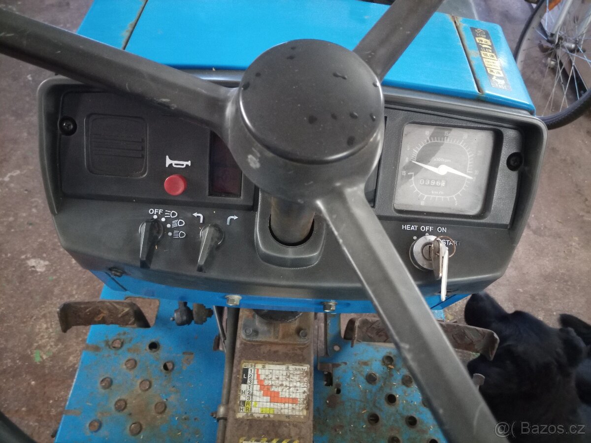 Mitsubishi MT 1401 - 3