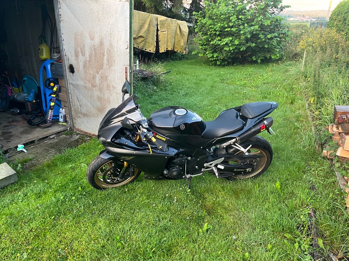 Yamaha R1 Big Bang - 3