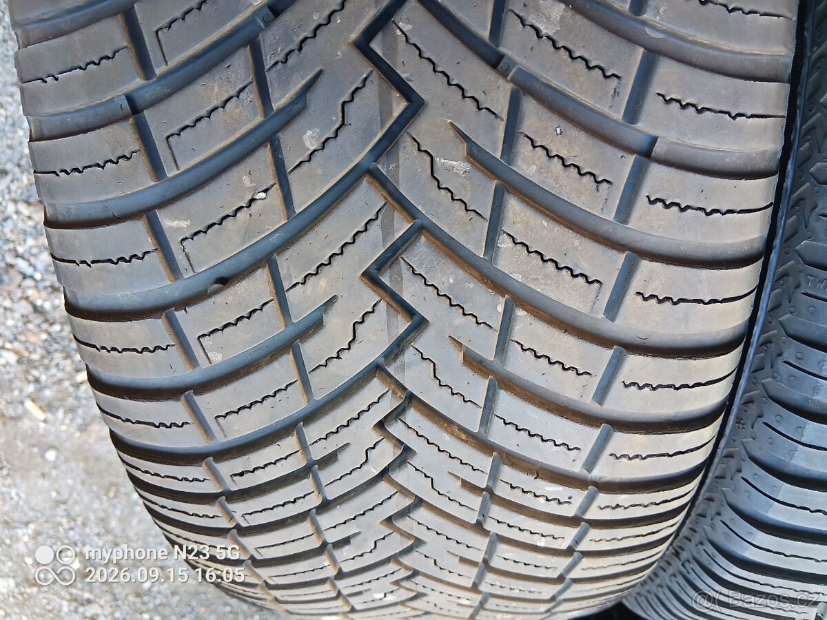 255/60/18 112v Pirelli - celoroční pneu 2ks - 3