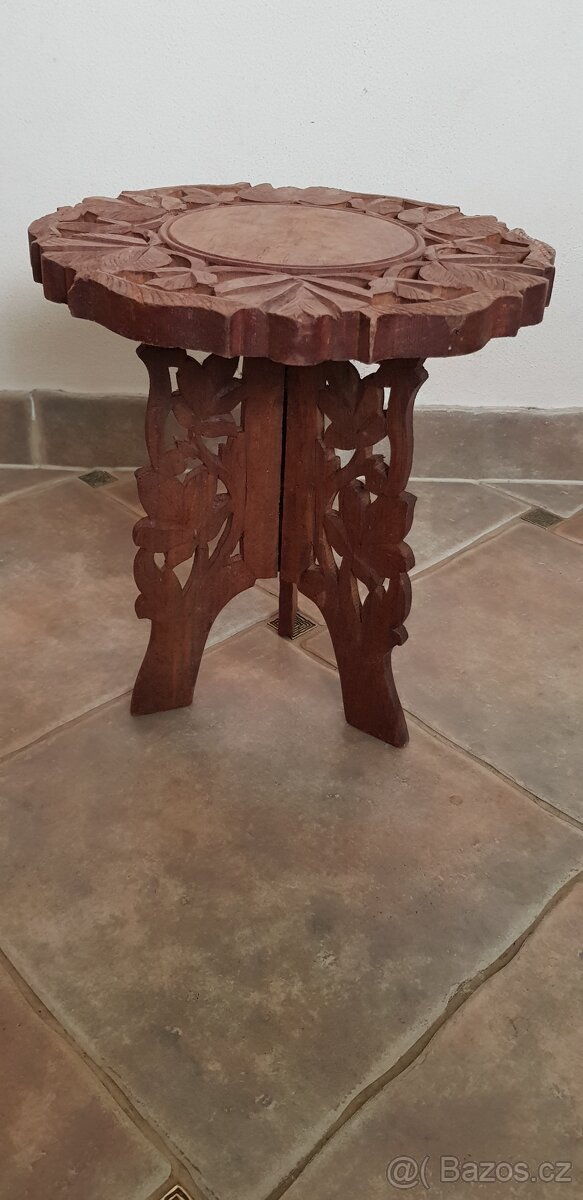 Starožitná skládací stolička z Indie - 3