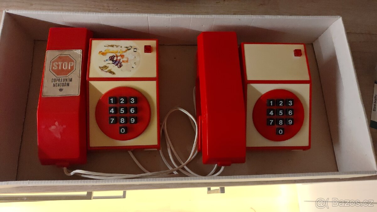 RETRO DĚTSKÉ TELEFONY-HRAČKA - 3