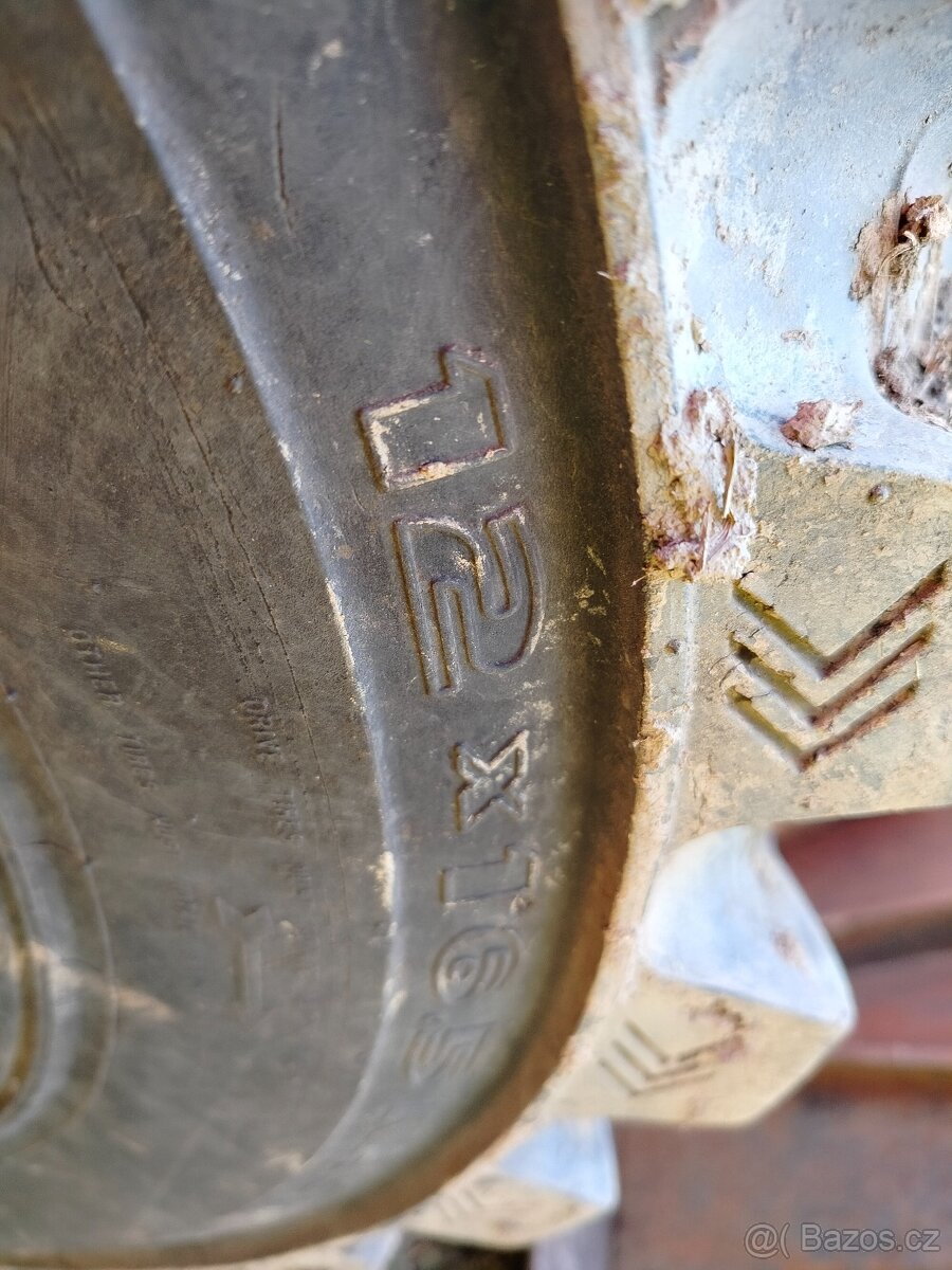 Prodám nakladač Thomas HD T 233 - 3