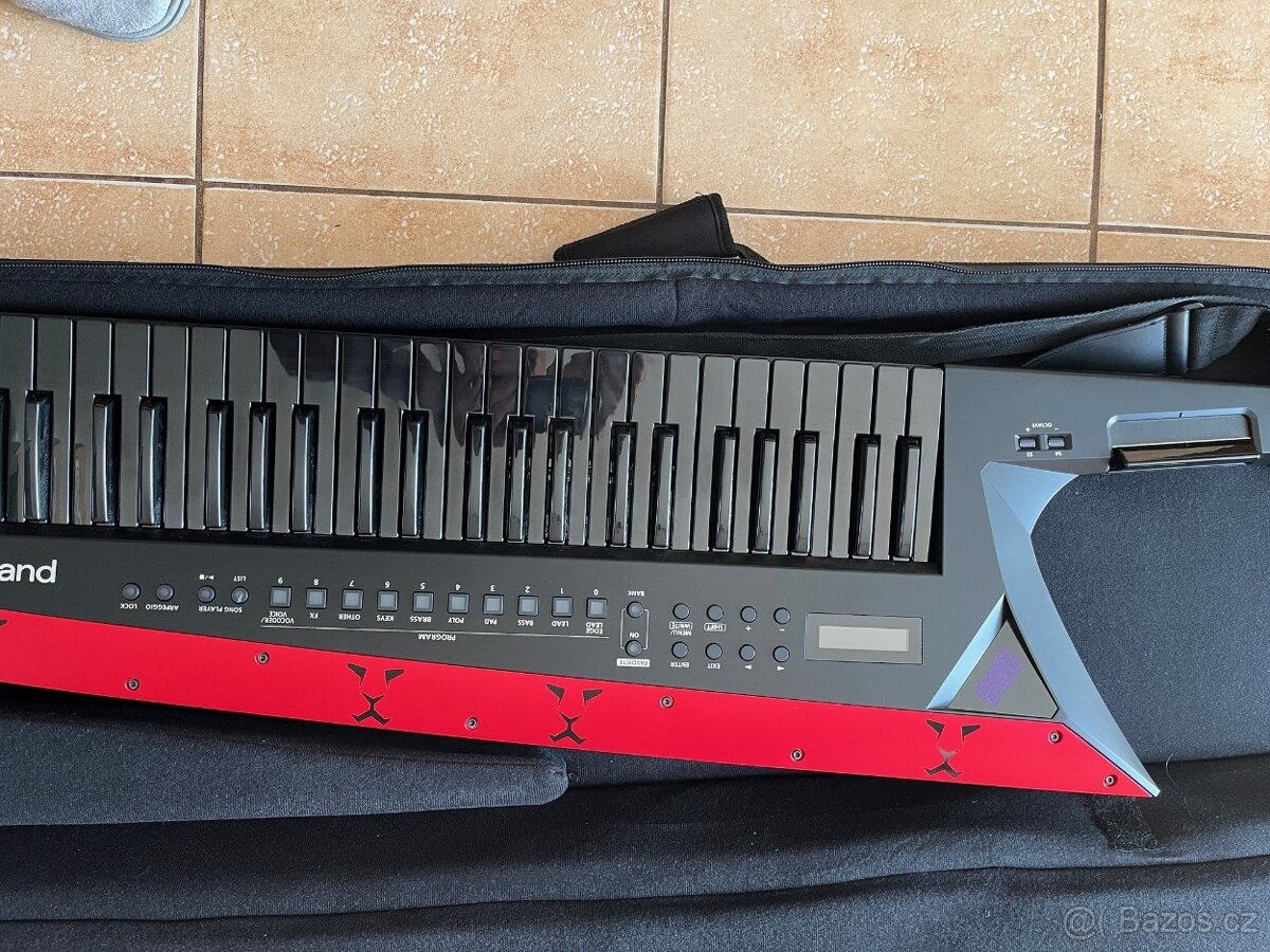 Prodám Roland AX-Edge Keytar black - 3