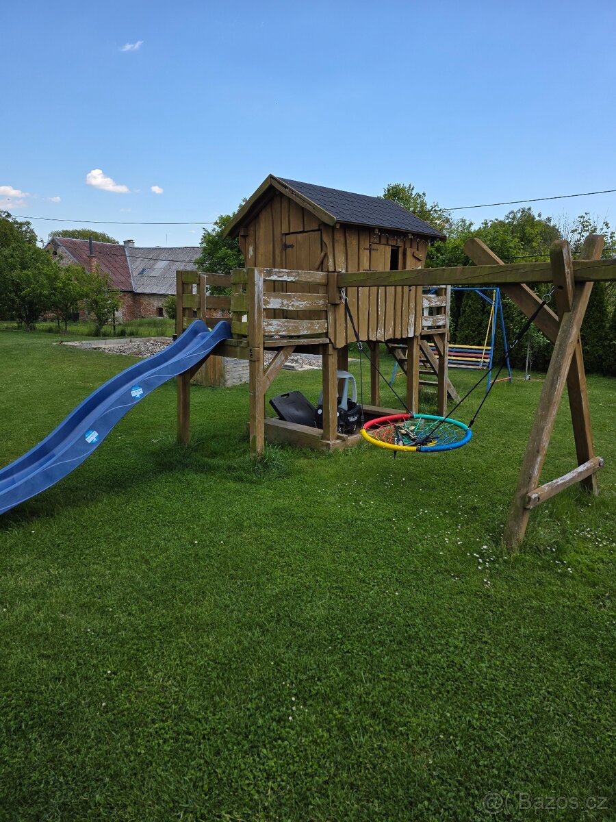 Dětský zahradni domek se skluzavkou - 3