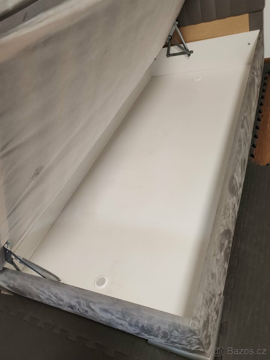 Čalouněná postel s úložným prostorem – pravá - 3